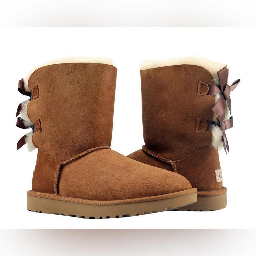 UGG Australia Bailey Bow II Chestnut Kids US4 / Women 6 Boots